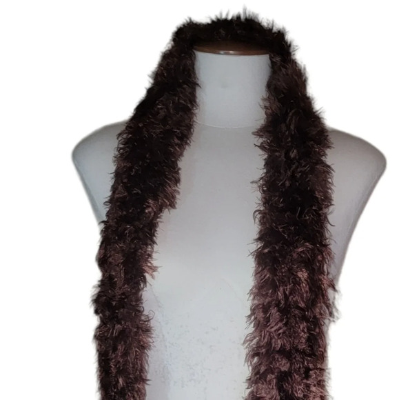 dennis basso Accessories - 𝅺FAUX fur scarf